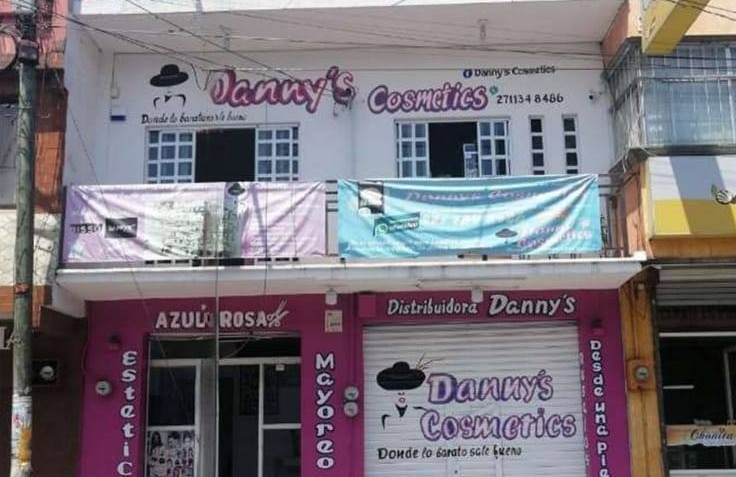 Fachada de Distribuidora Danny's Cosmetics en Avenida 6, Córdoba, Veracruz